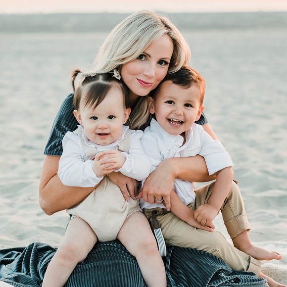 Hello! Welcome to my closet!😊 - Picture 9 of 15